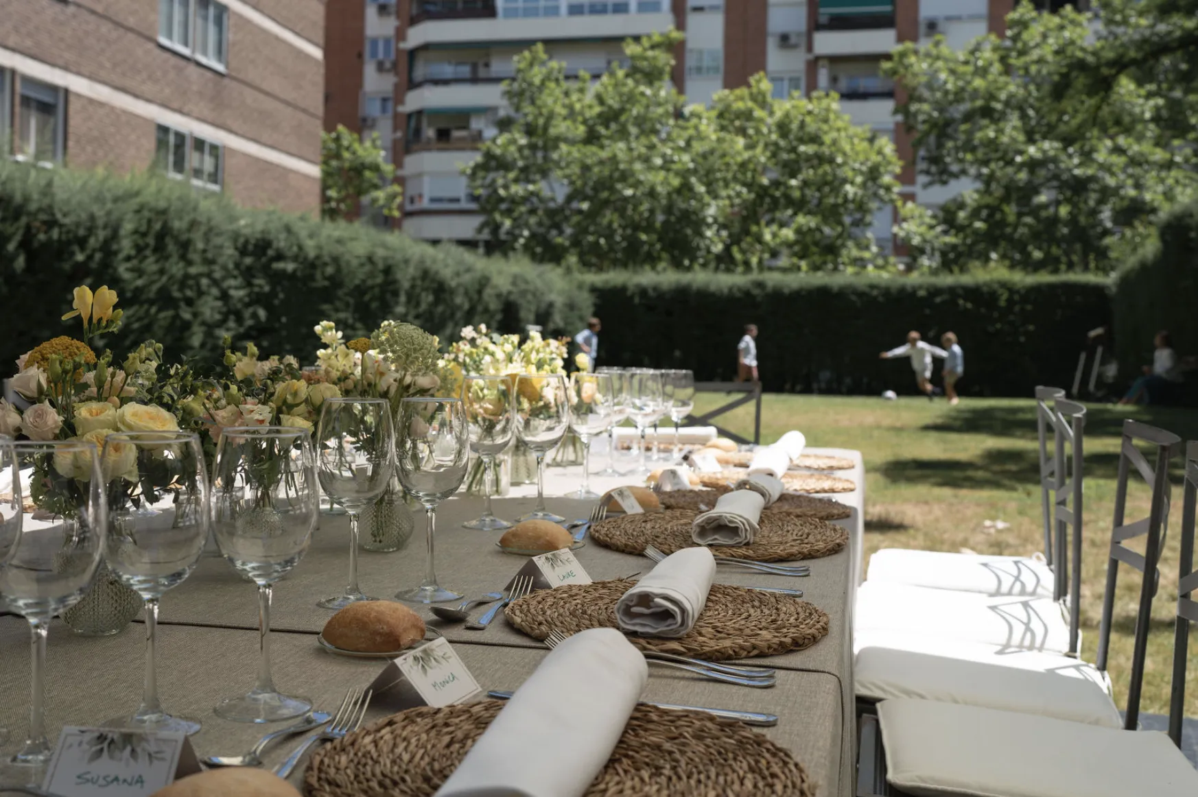 Mesa de celebración del bautizo — reserva tu reportaje con Estruch Fotografía en Gandia