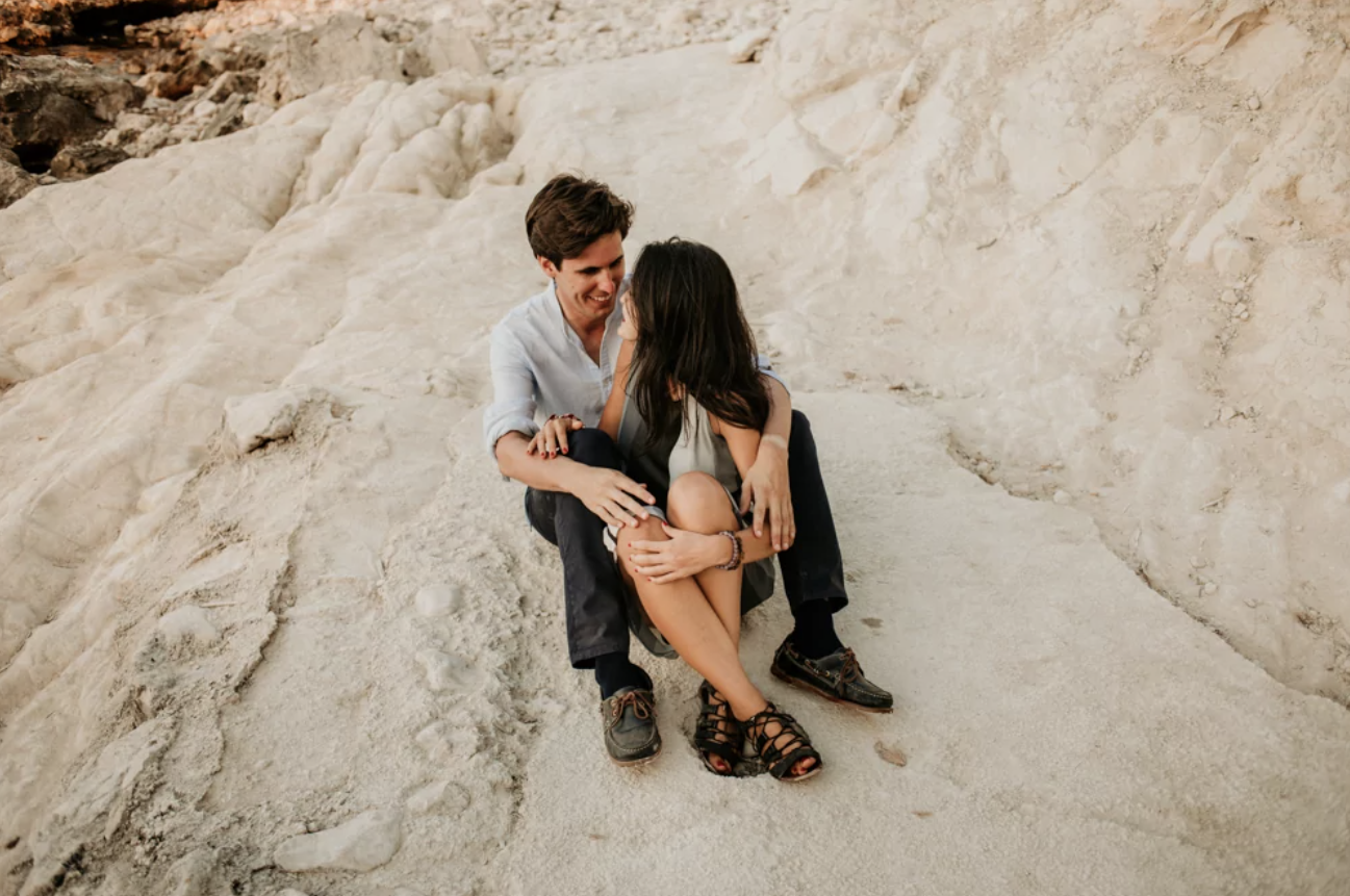 Preboda — pareja riendo